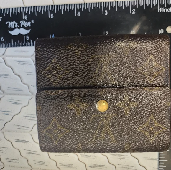 Louis Vuitton double snap compact wallet - Picture 14 of 15